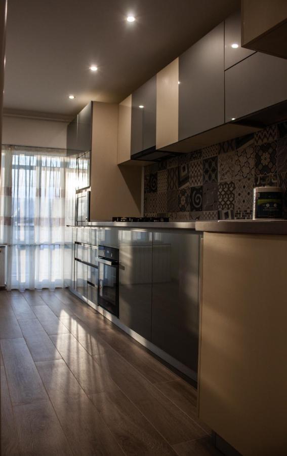 Eurocomfort Apartments Piatra Neamt Ngoại thất bức ảnh